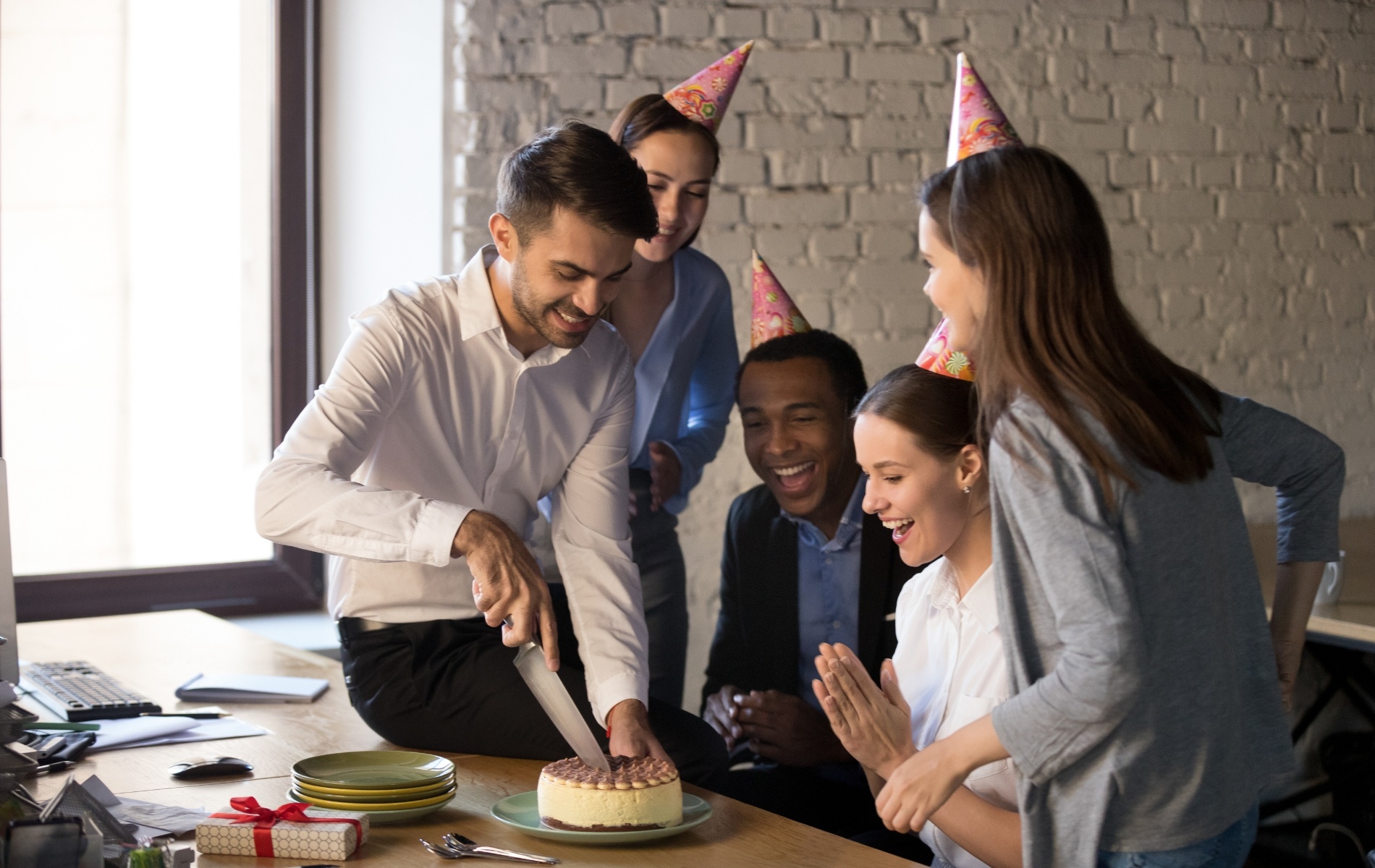 Geschenke als Liebessprache können auch eine Corporate Love Language eurer Mitarbeiter:innen sein.